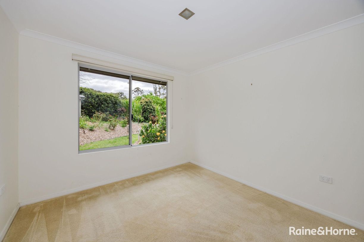 8 Glendale Close — photo 16 of 27
