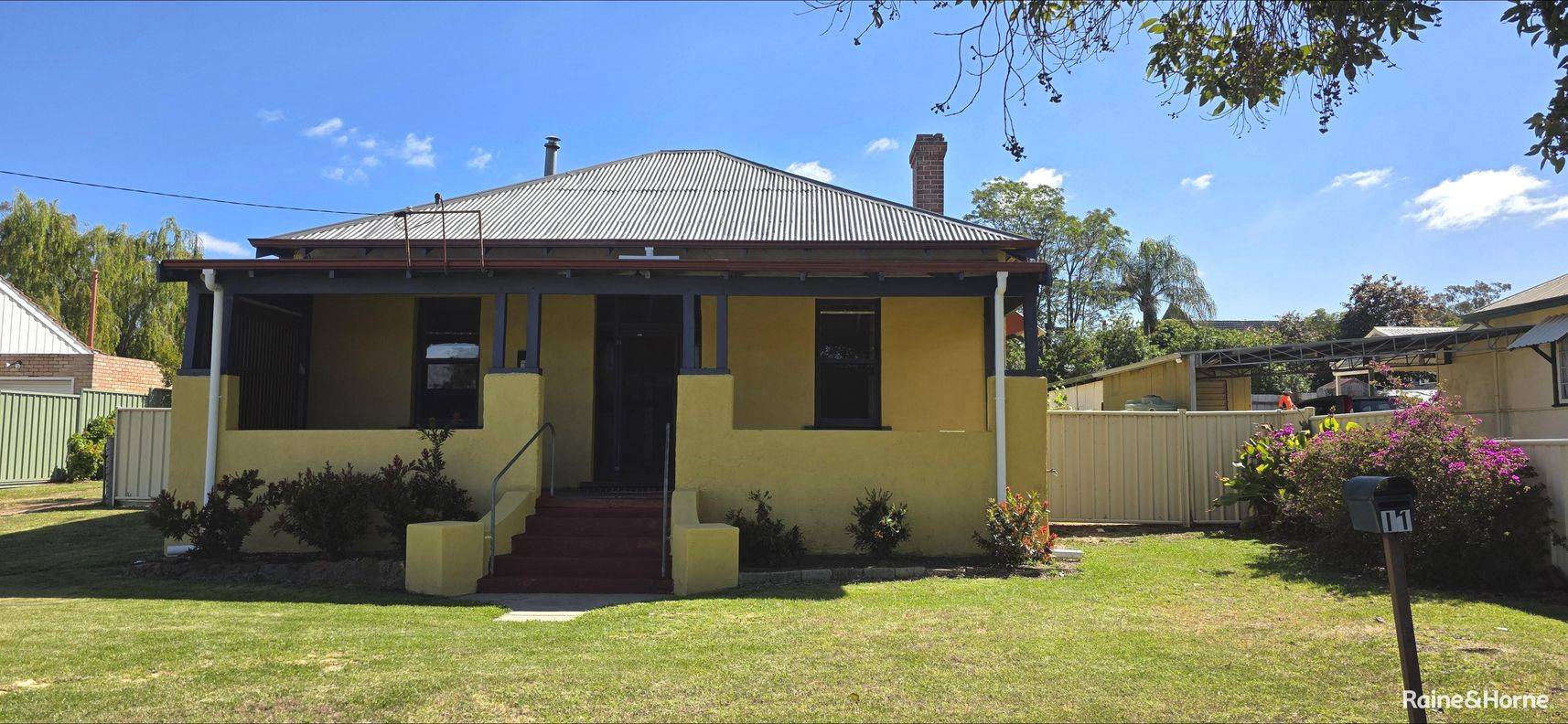 11 McLeod St — photo from Raine & Horne Great Southern