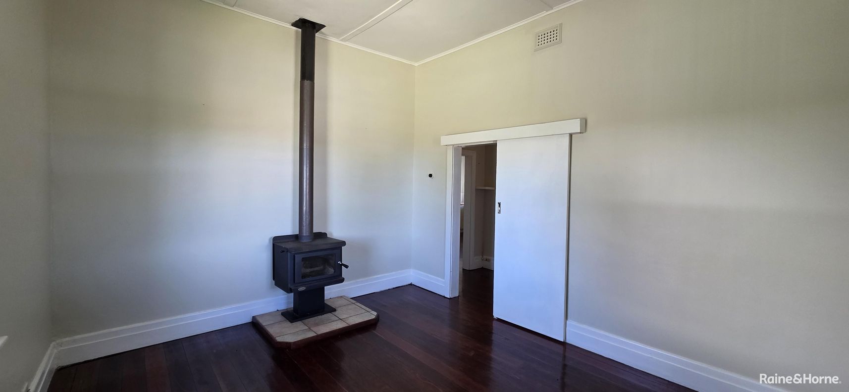 11 McLeod St — photo 3 of 15