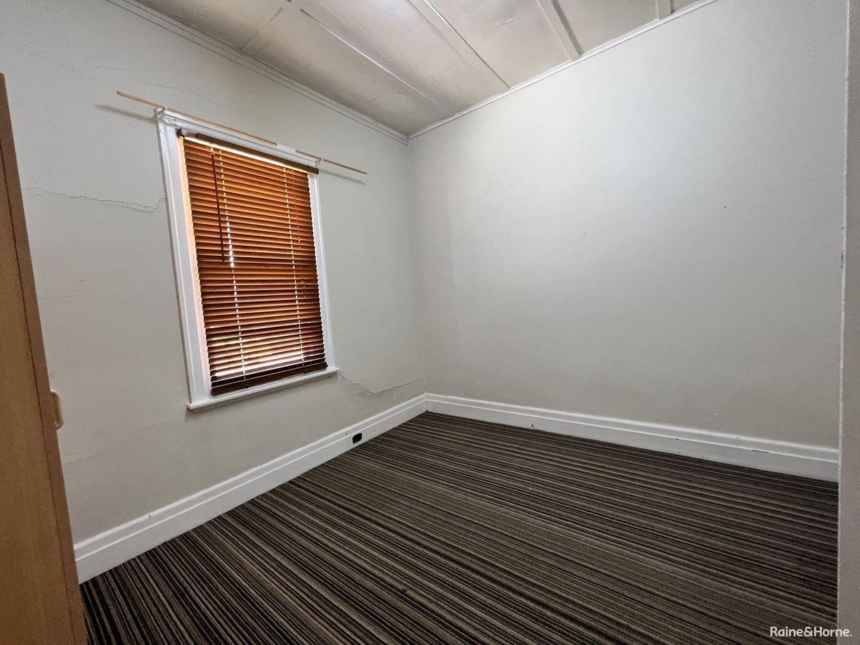11 McLeod St — photo 8 of 15