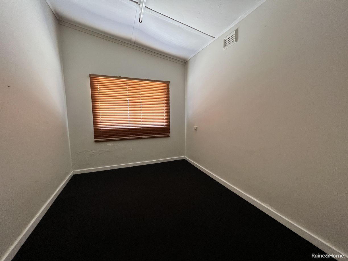 11 McLeod St — photo 10 of 15