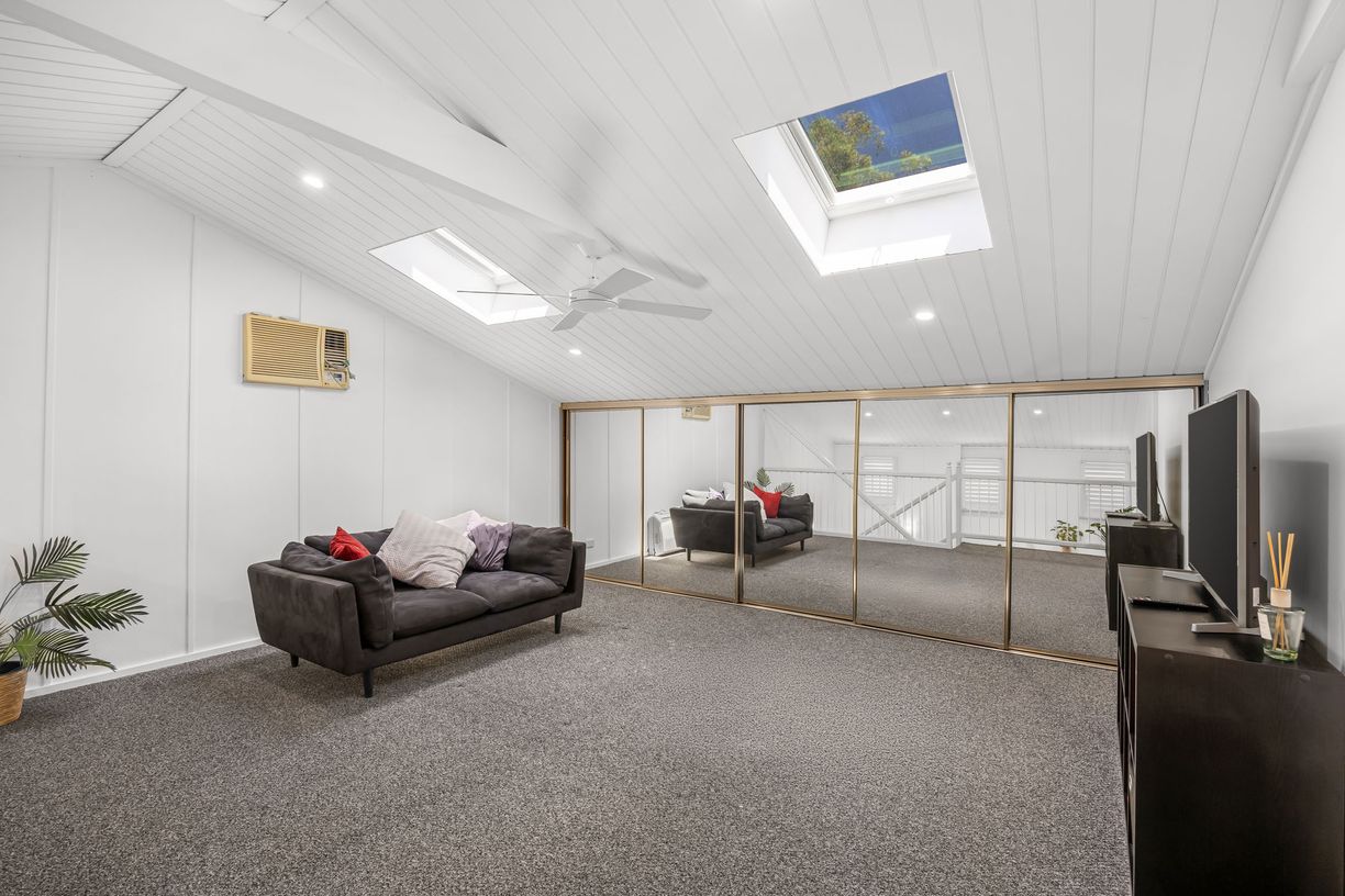 38 Todmorden Road — photo 14 of 30