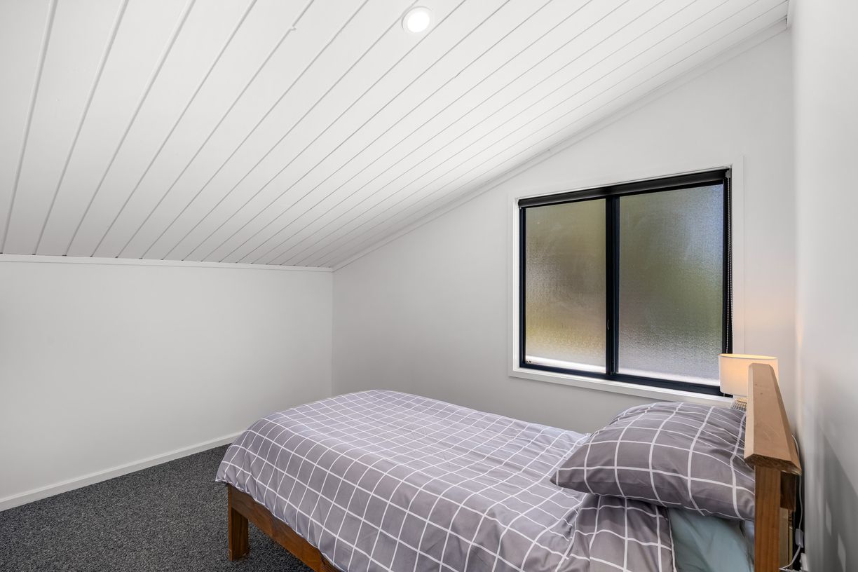 38 Todmorden Road — photo 15 of 30