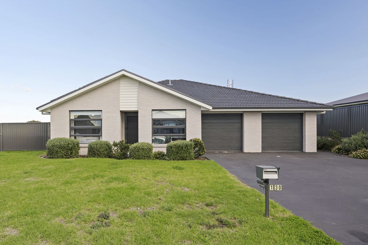1 & 2/30 Corymbia Circuit — photo from Raine & Horne Kurri Kurri | Muswellbrook