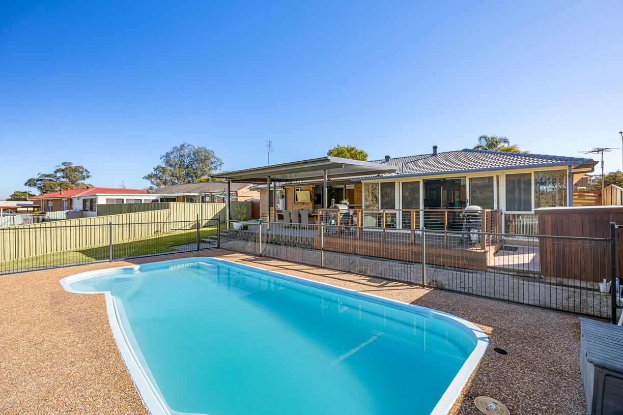 6 Shiraz Street — photo from Raine & Horne Kurri Kurri | Muswellbrook