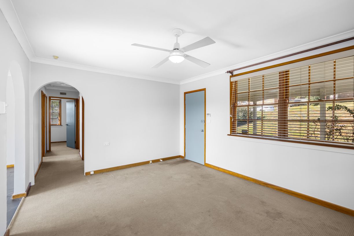 8 Tarakan Avenue — photo 4 of 20