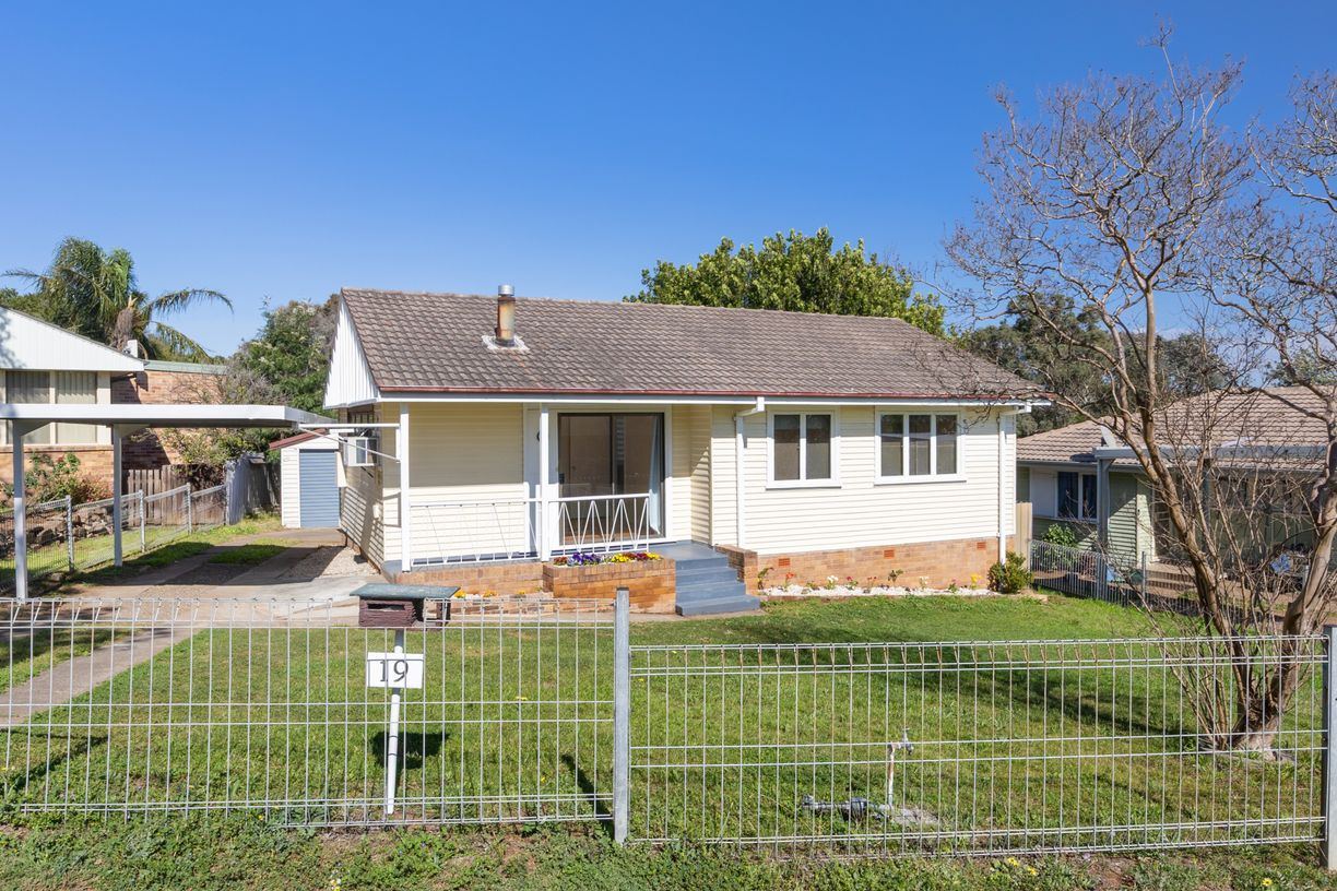 19 Tobruk Avenue — photo from Raine & Horne Kurri Kurri | Muswellbrook