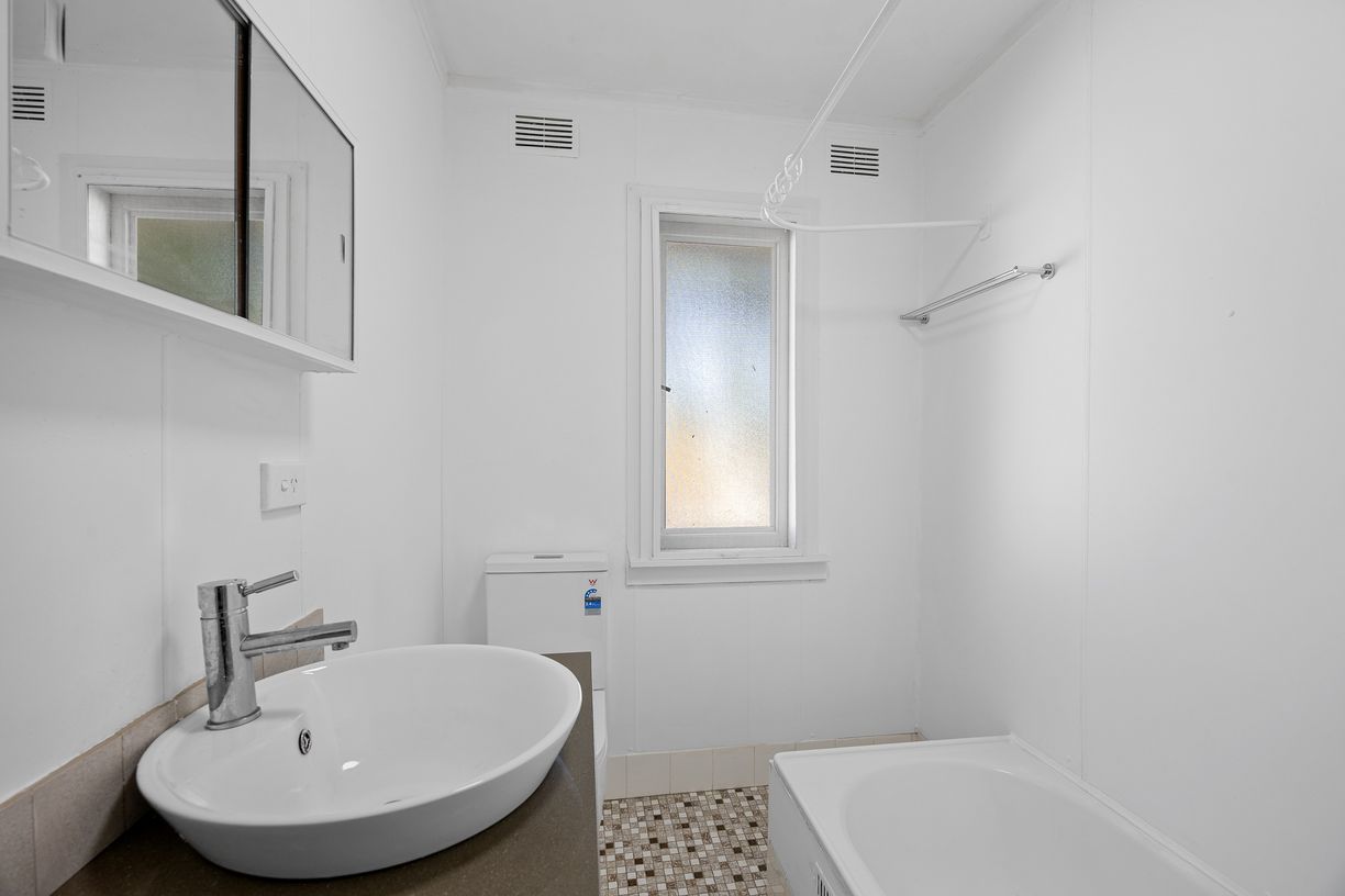 19 Tobruk Avenue — photo 9 of 18