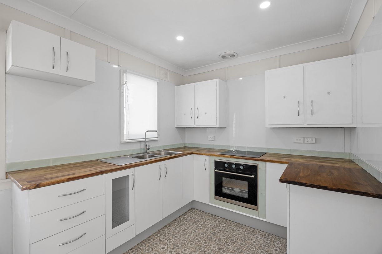 19 Tobruk Avenue — photo 3 of 18