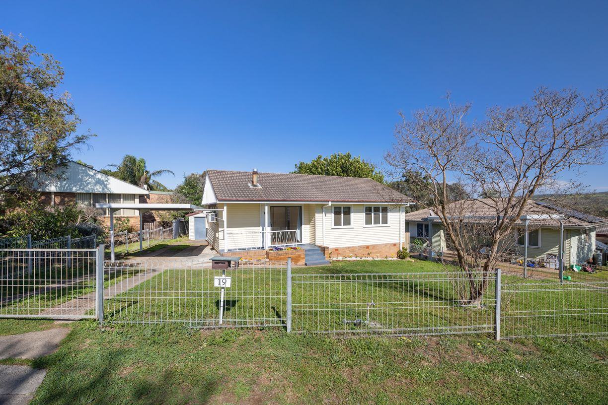 19 Tobruk Avenue — photo 13 of 18