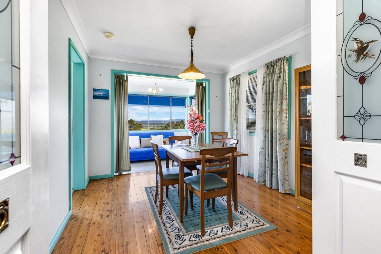 15 Upper Campbell Street — photo 2 of 18