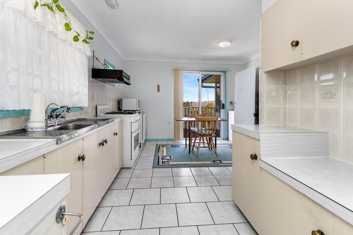 15 Upper Campbell Street — photo 4 of 18
