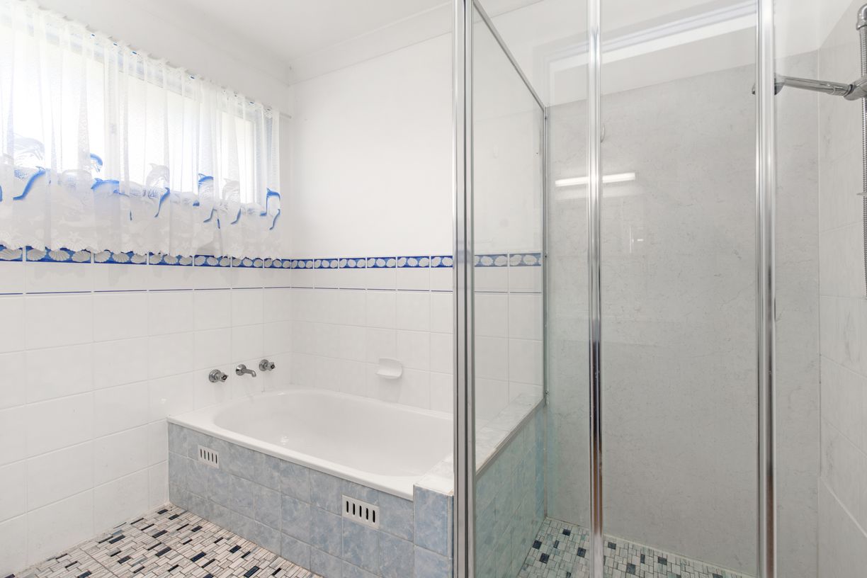 15 Upper Campbell Street — photo 12 of 18