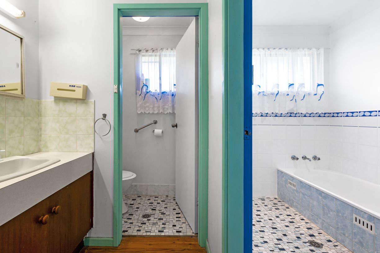 15 Upper Campbell Street — photo 13 of 18
