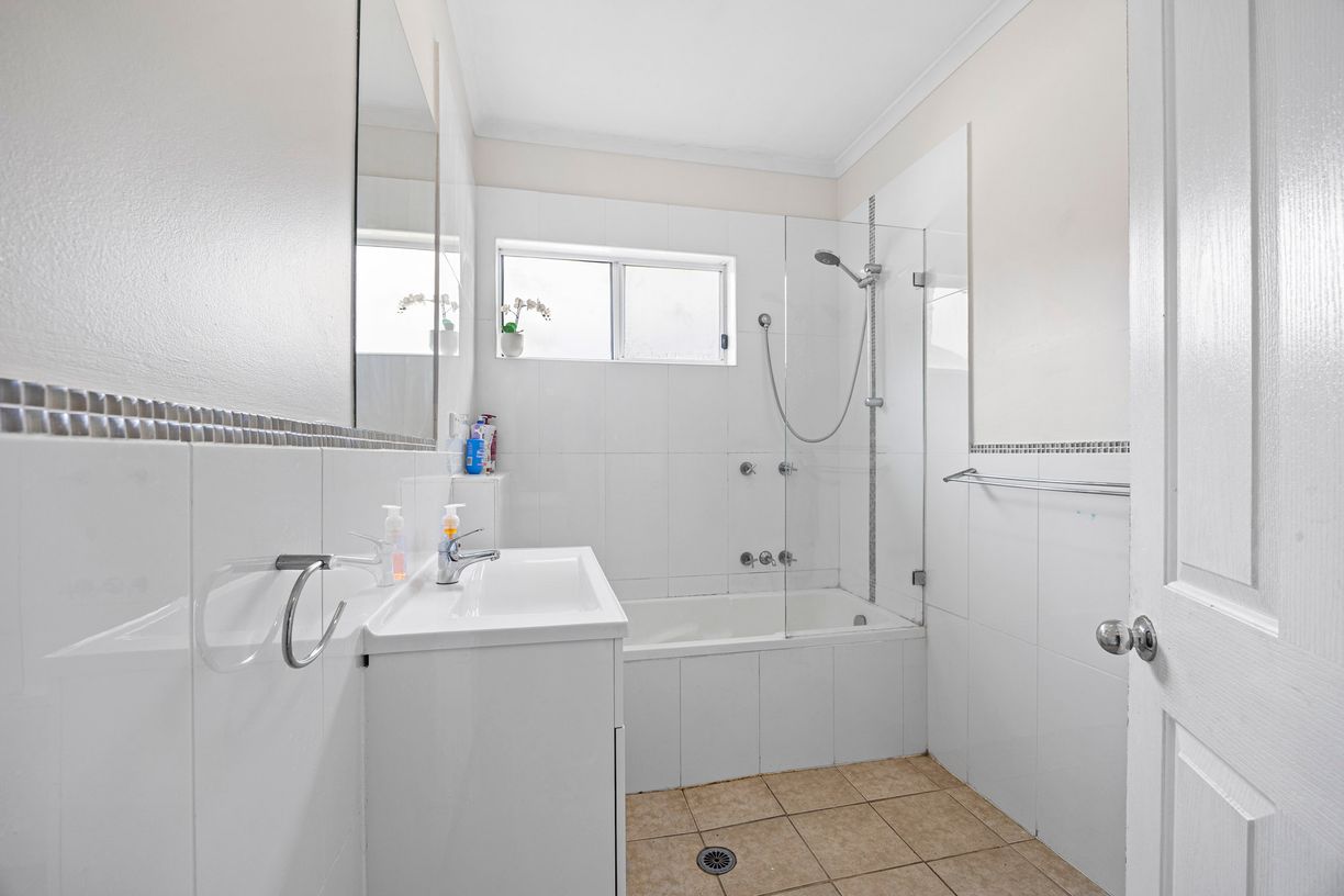 52 King Street — photo 10 of 18