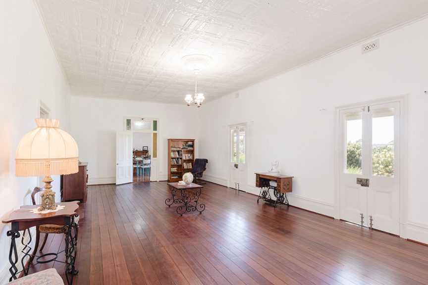129 Campbell Street — photo 13 of 30