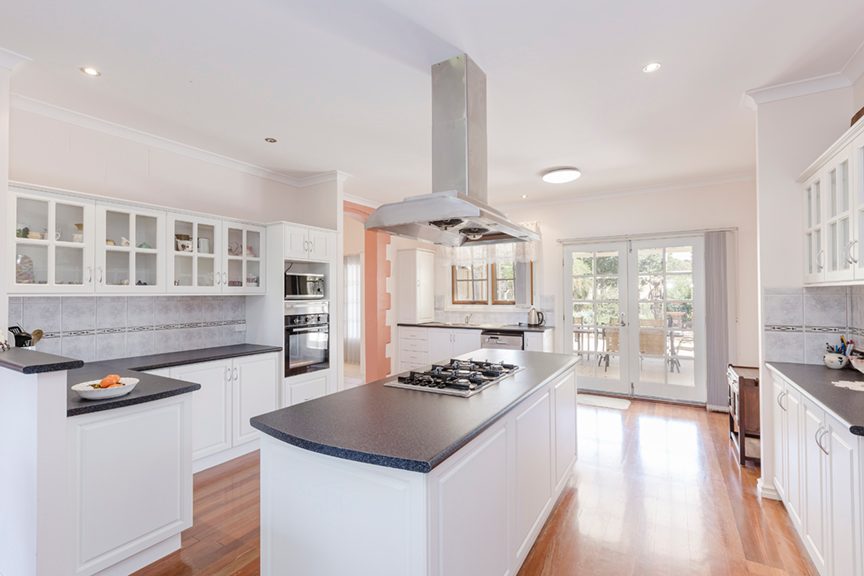 129 Campbell Street — photo 4 of 30