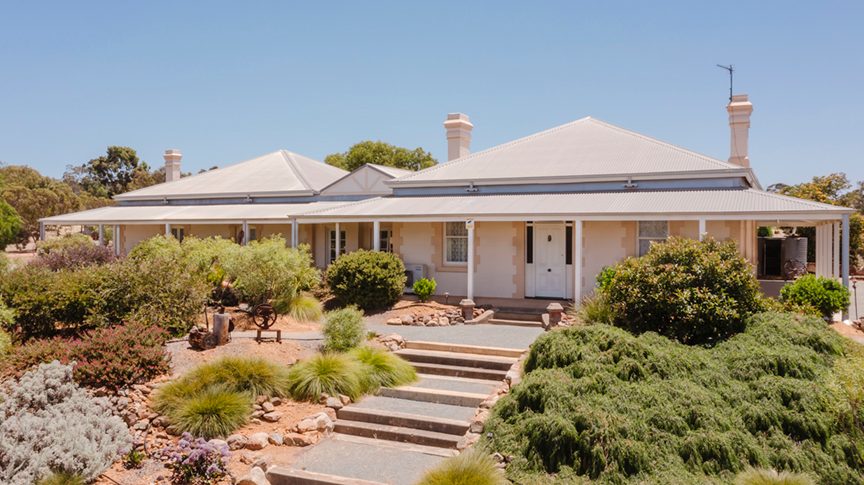 129 Campbell Street — photo from Raine & Horne Rural WA