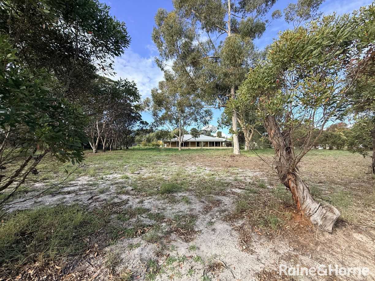 18 Alana Road — photo from Raine & Horne Rural WA
