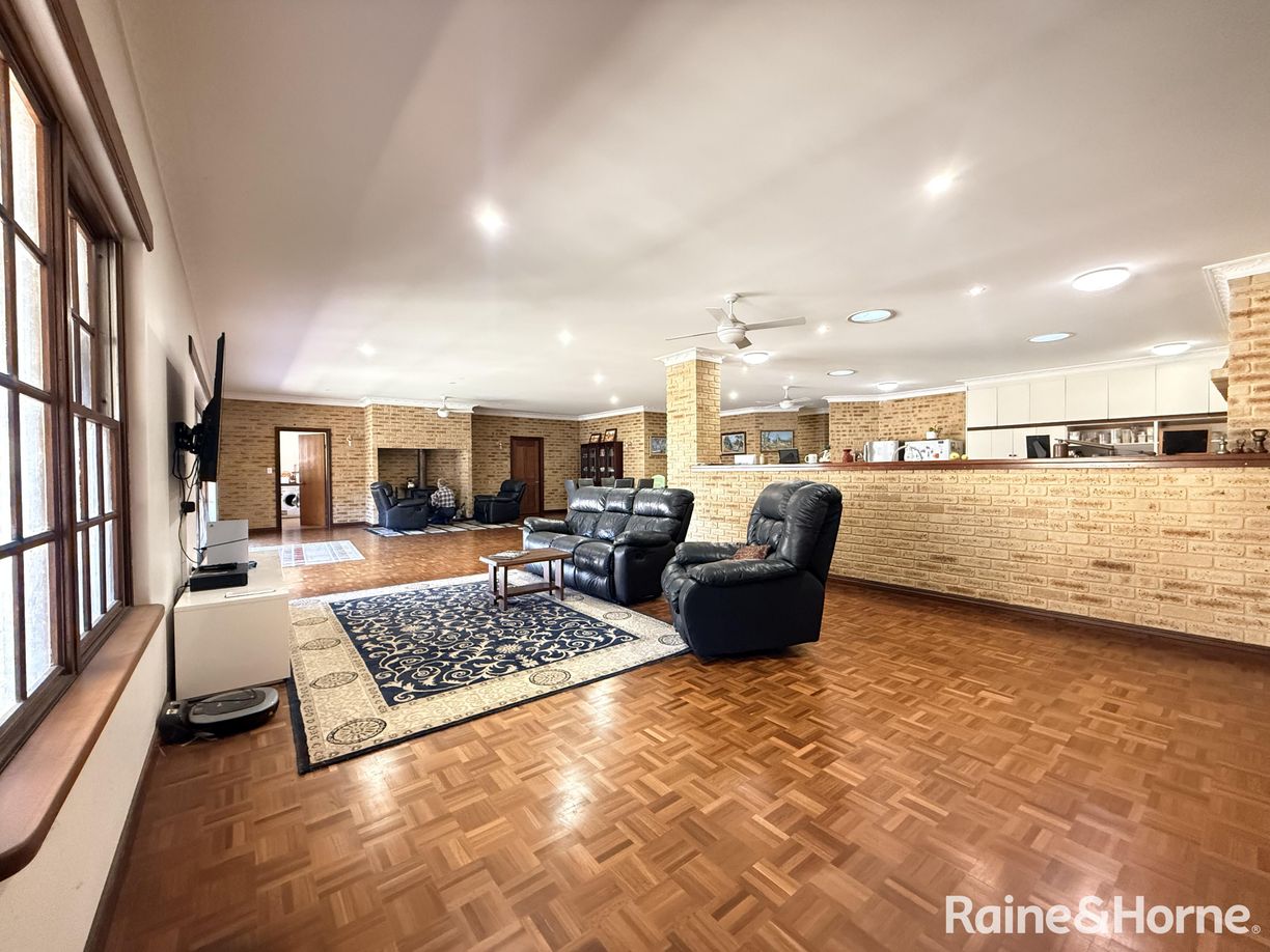 18 Alana Road — photo 5 of 30