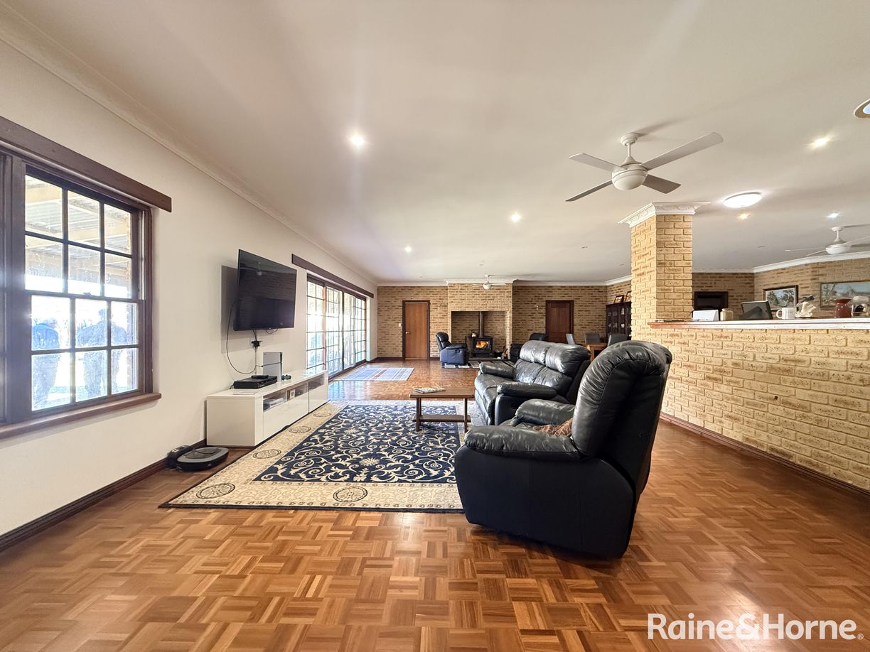 18 Alana Road — photo 6 of 30