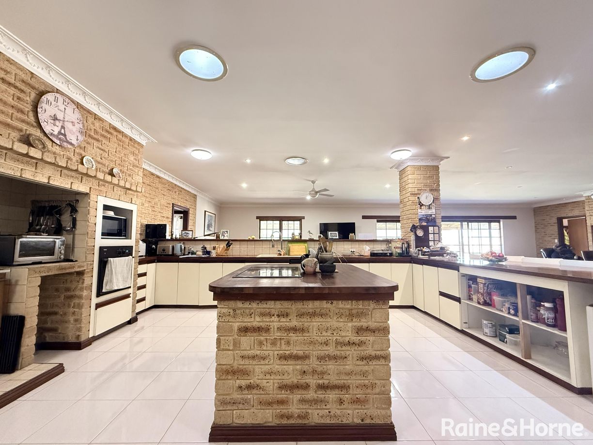 18 Alana Road — photo 10 of 30