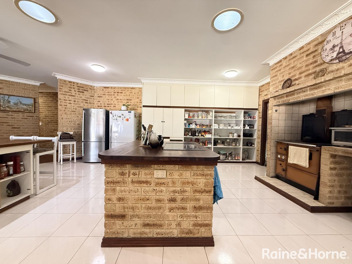 18 Alana Road — photo 11 of 30