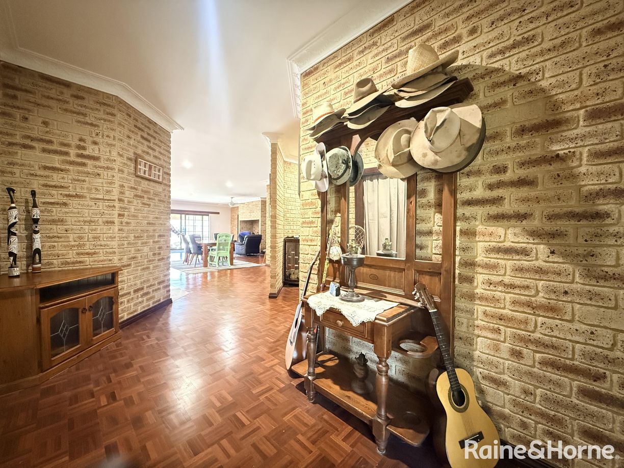 18 Alana Road — photo 21 of 30