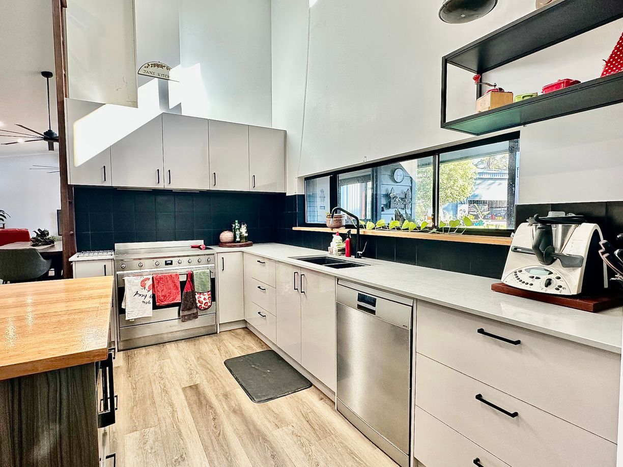 58 Pitt Street — photo 4 of 30