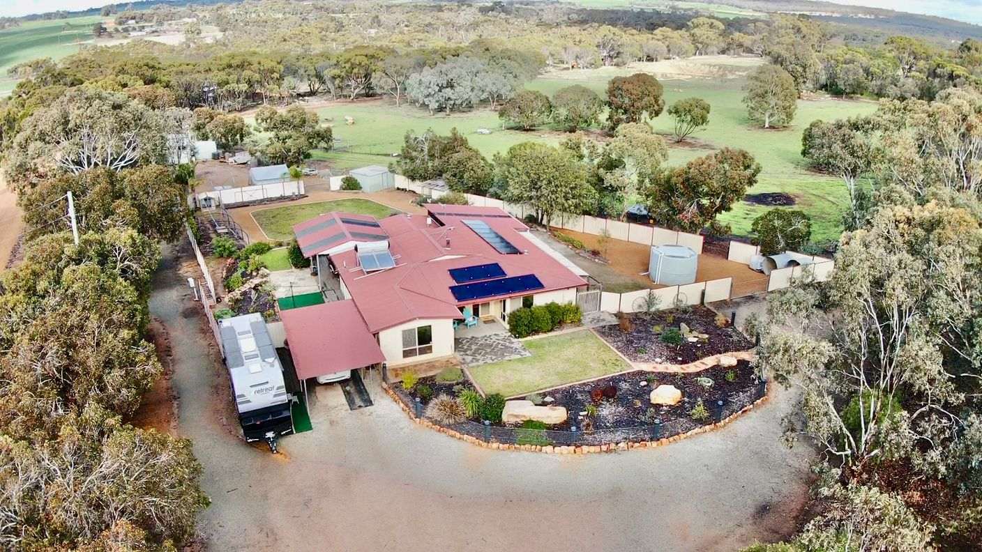111 Colin Street — photo from Raine & Horne Rural WA