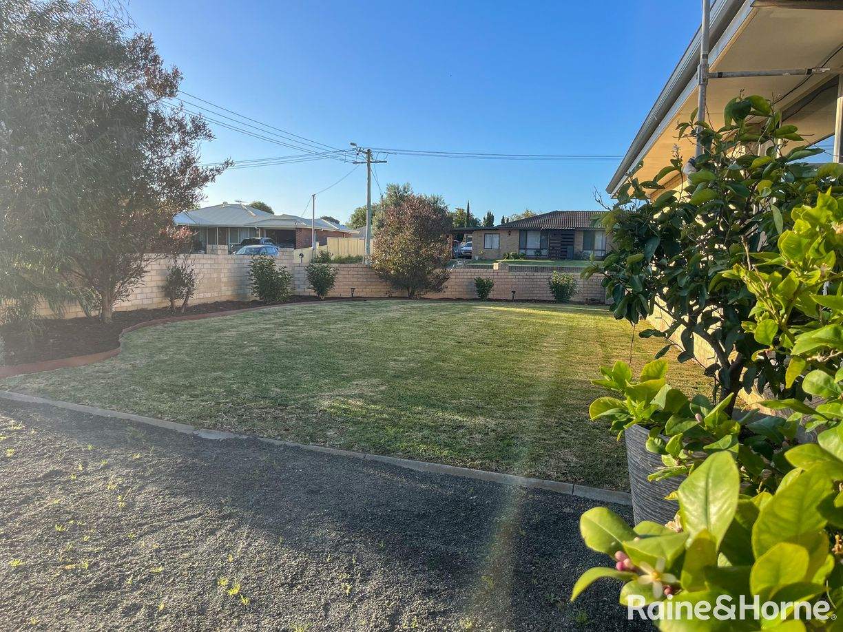 33 Frearson Street — photo 11 of 30