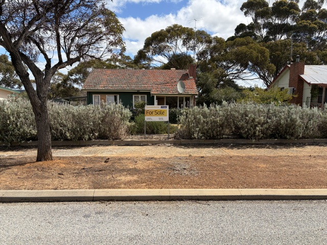 66 Lynch Street — photo from Raine & Horne Rural WA