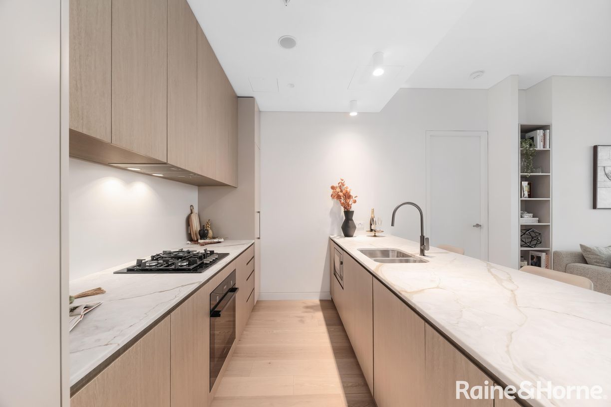 3702/8 Walker Street — photo 3 of 30