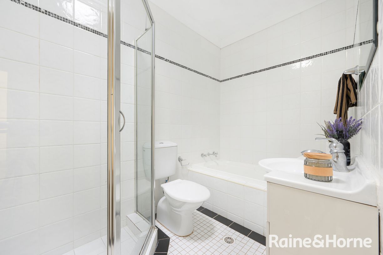 3/112 Vimiera Road — photo 6 of 11