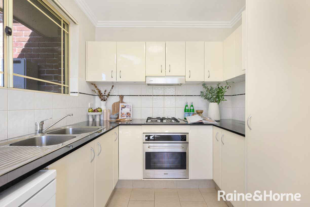 3/112 Vimiera Road — photo 4 of 11