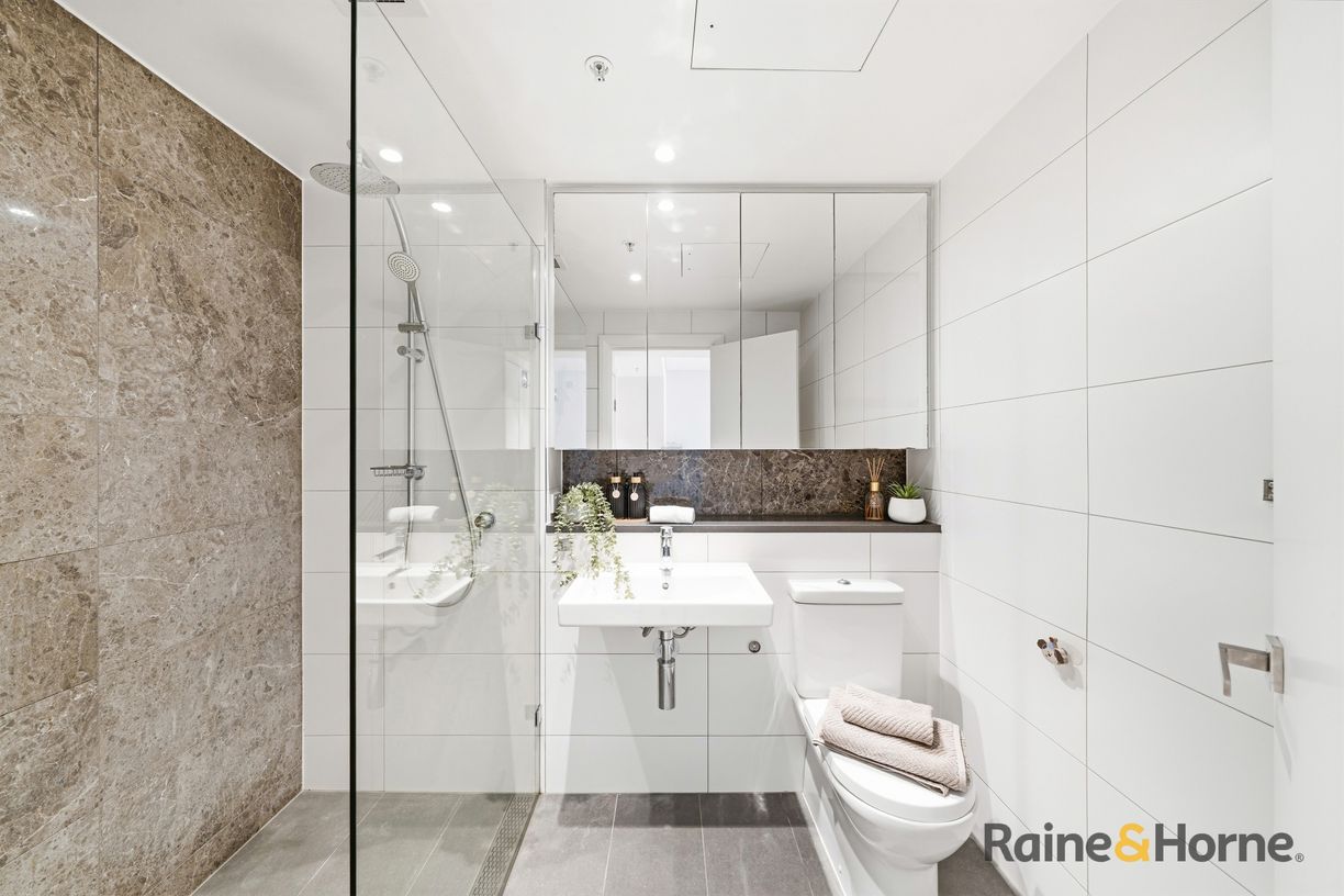 2307/42 Walker Street — photo 10 of 19