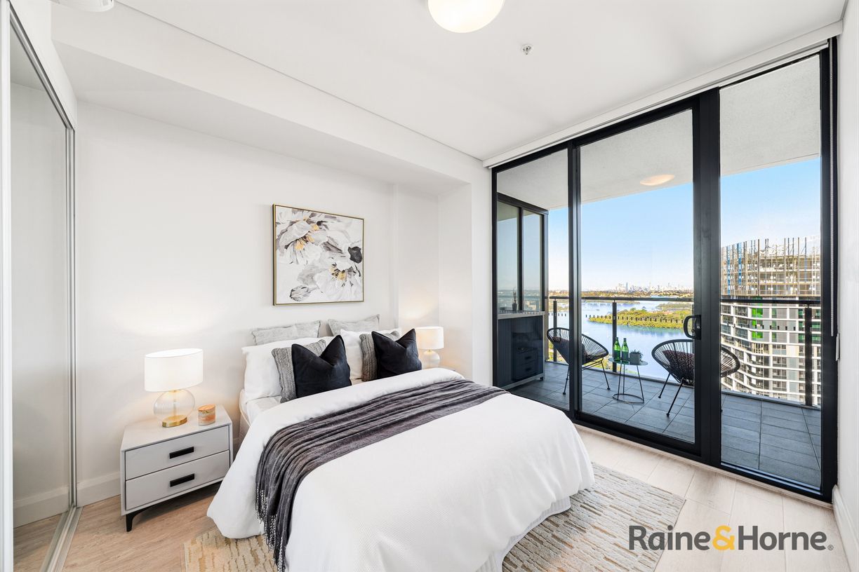 2307/42 Walker Street — photo 5 of 19