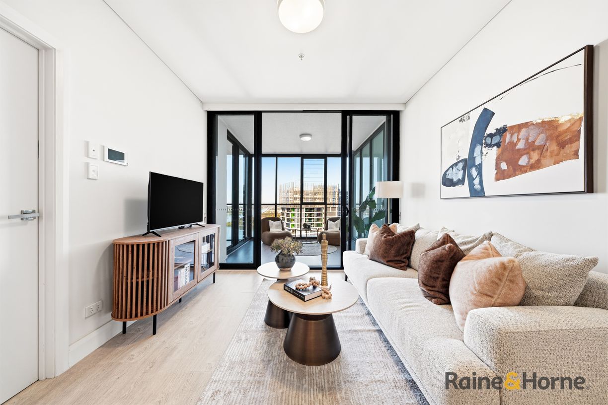 2307/42 Walker Street — photo 14 of 19