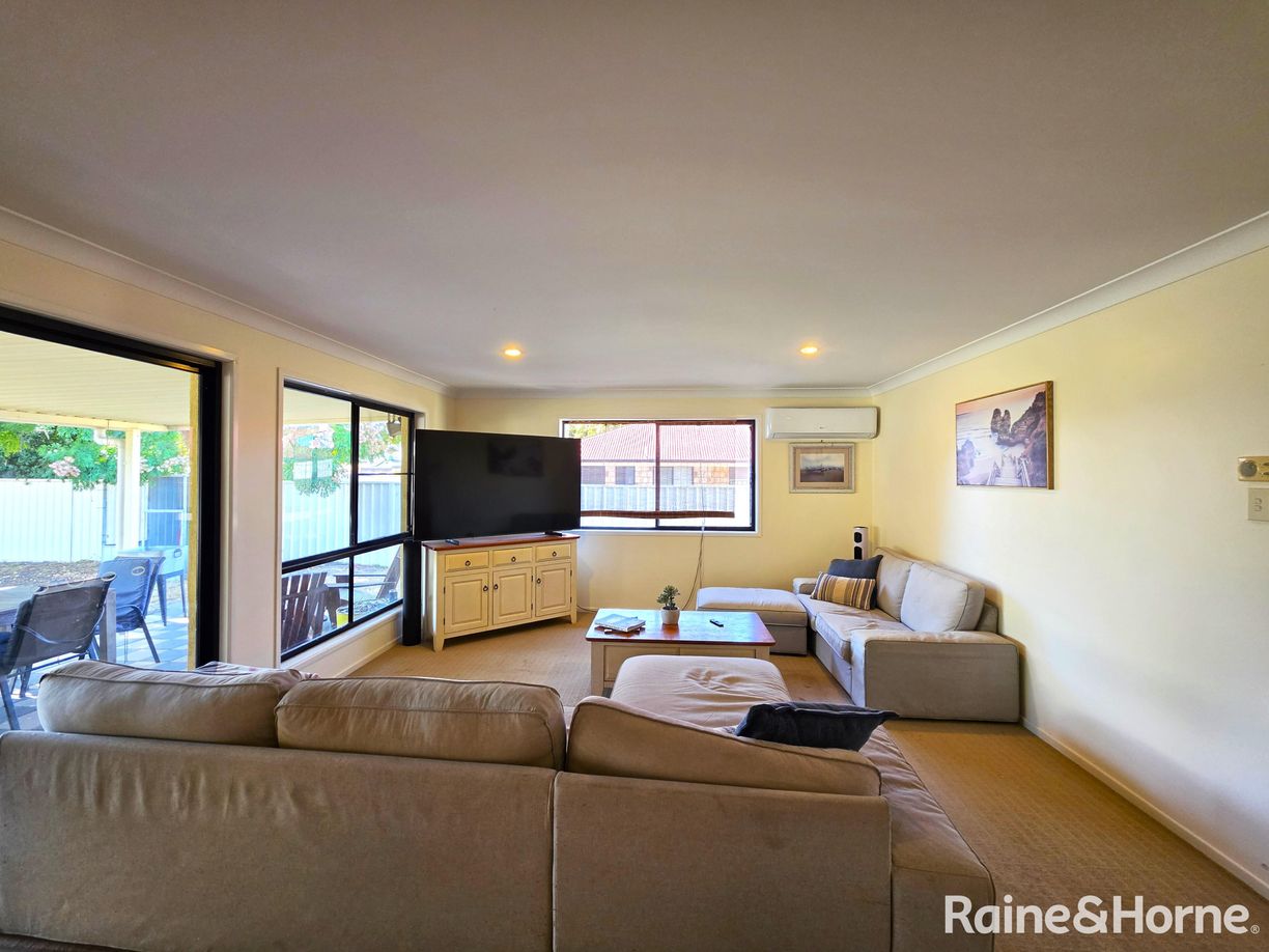 18 Bernborough Place — photo 8 of 30
