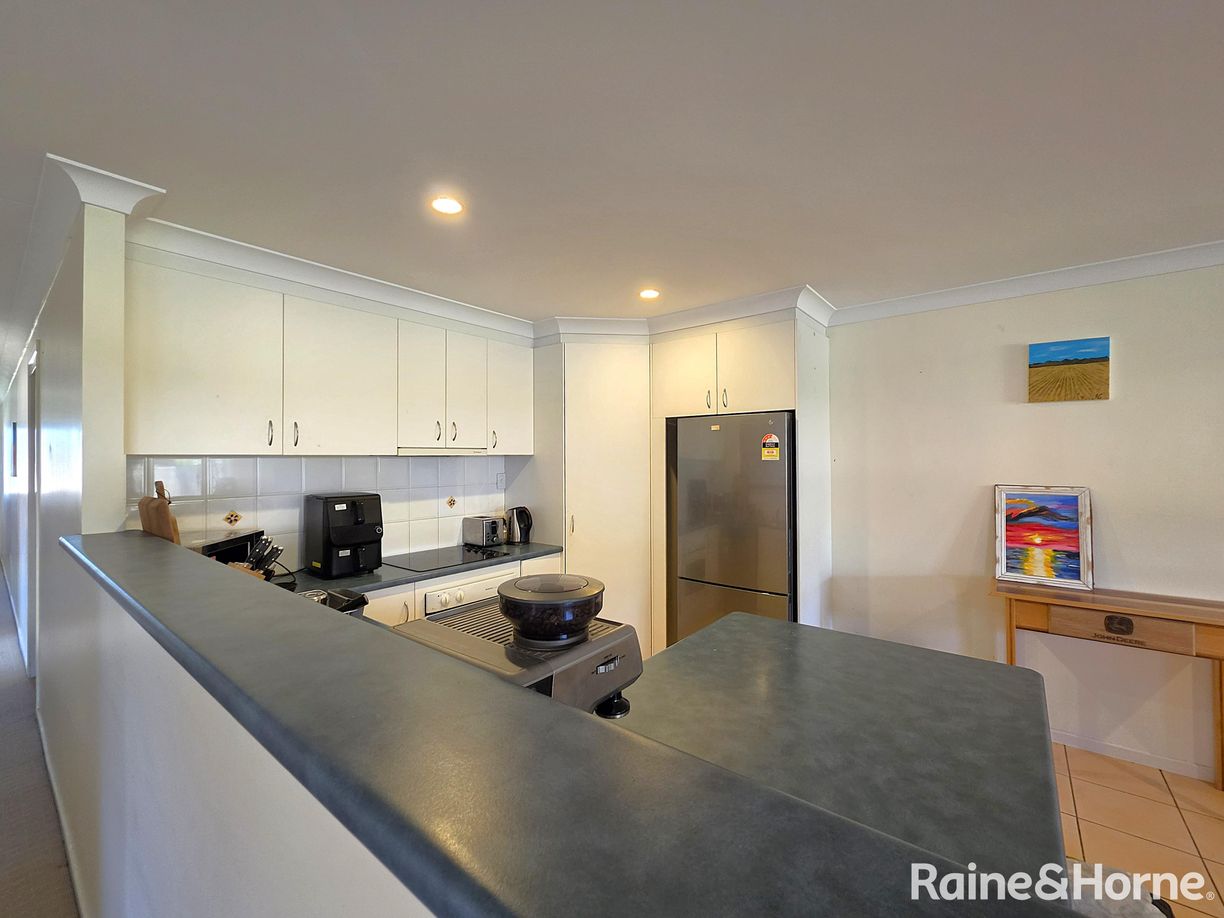 18 Bernborough Place — photo 4 of 30
