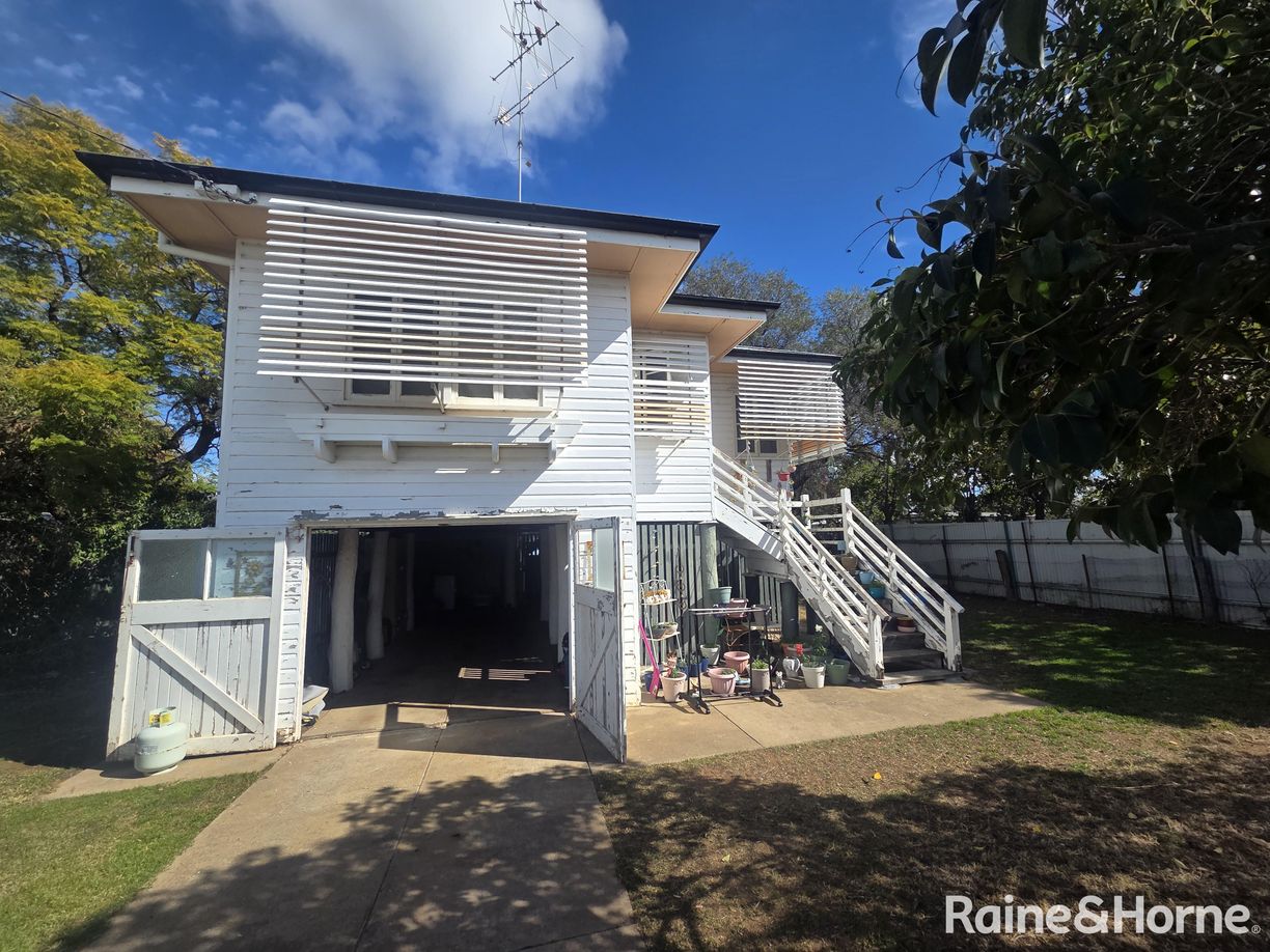 10 Burns Street — photo from Raine & Horne Goondiwindi