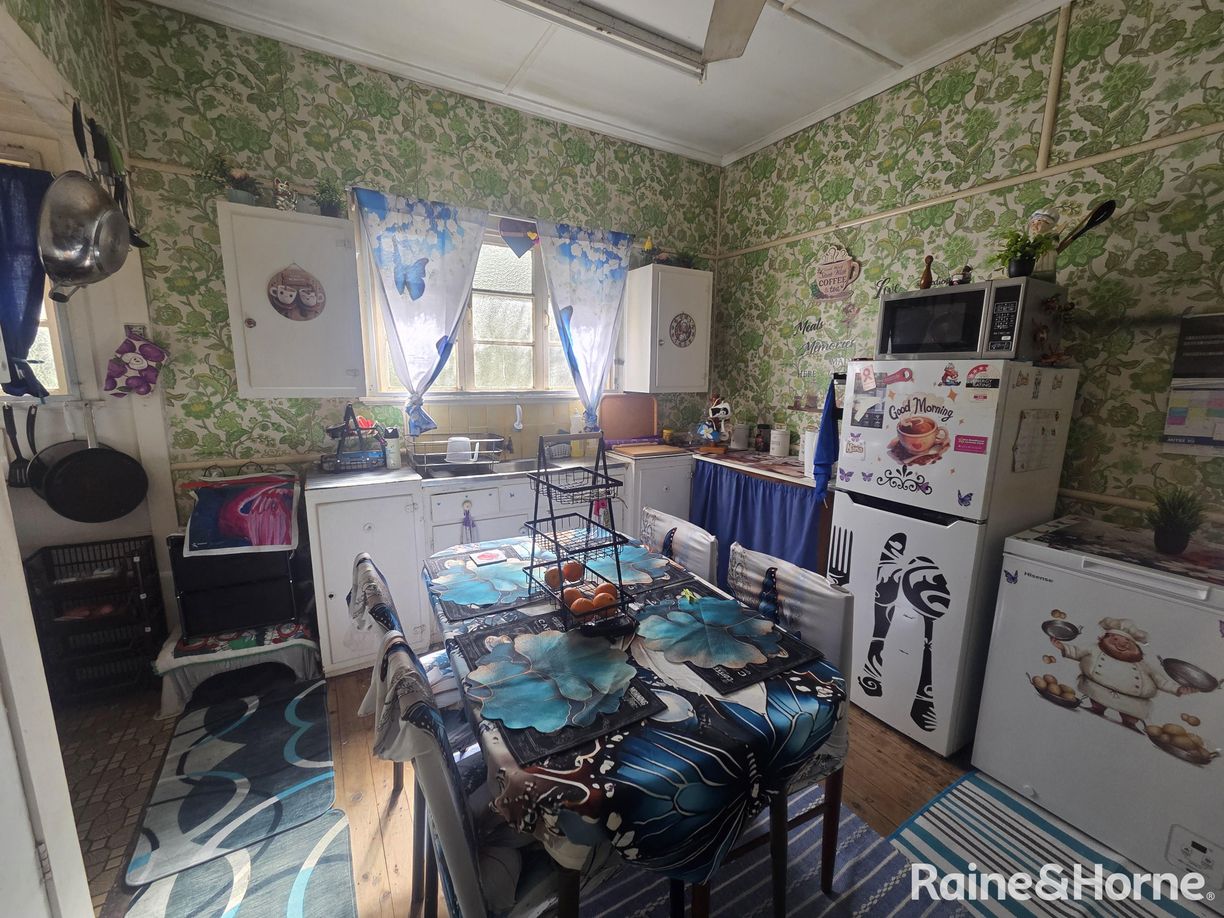10 Burns Street — photo 3 of 22
