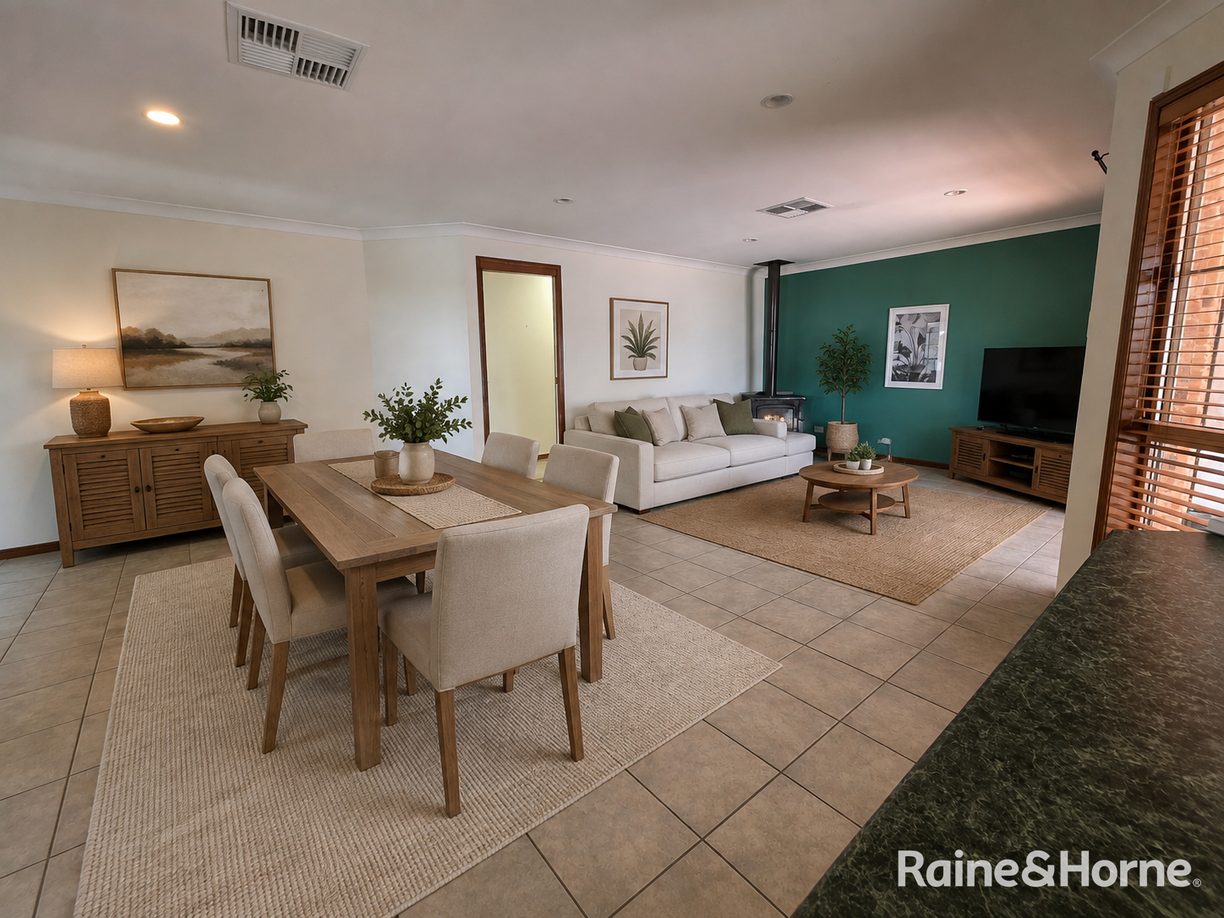 24 Tulloch Crescent — photo 4 of 22