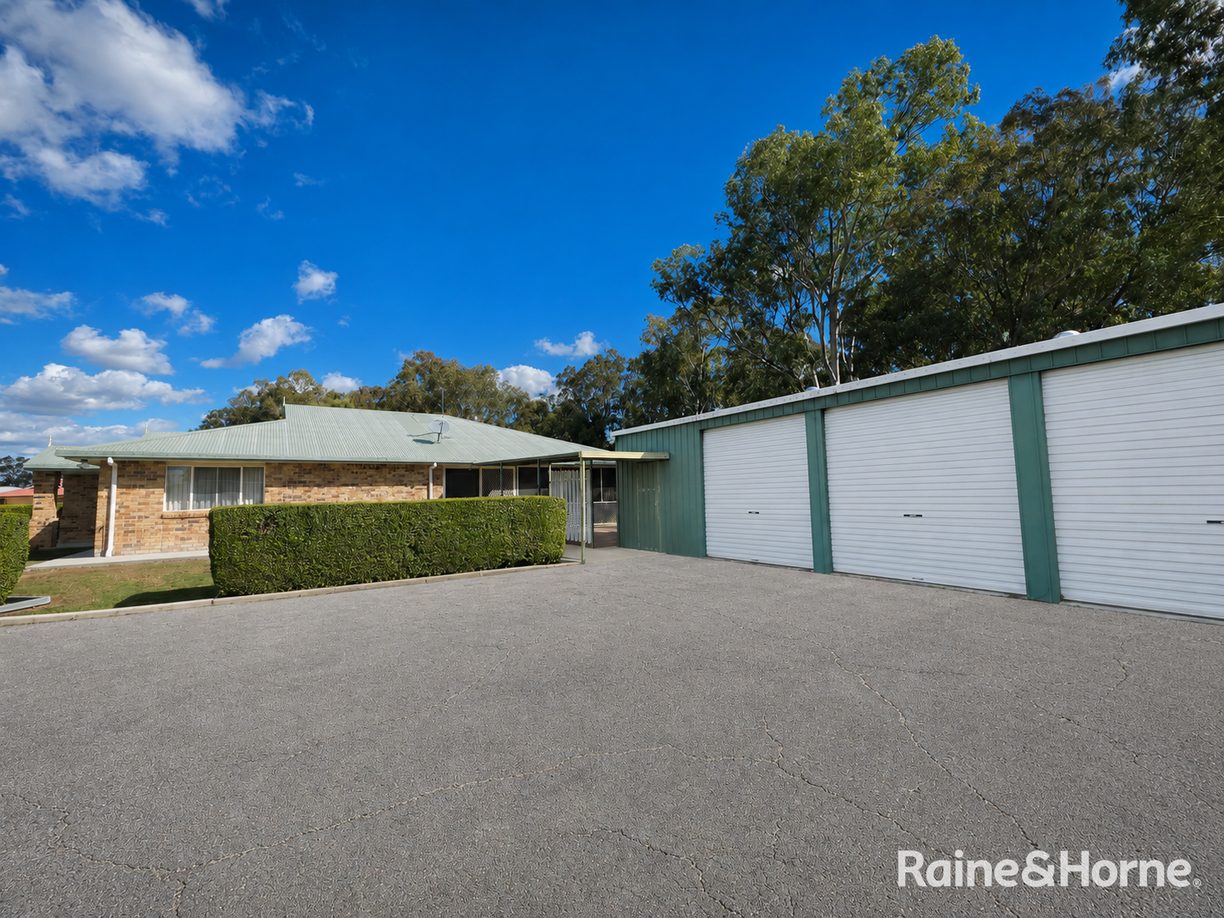 24 Tulloch Crescent — photo 19 of 22