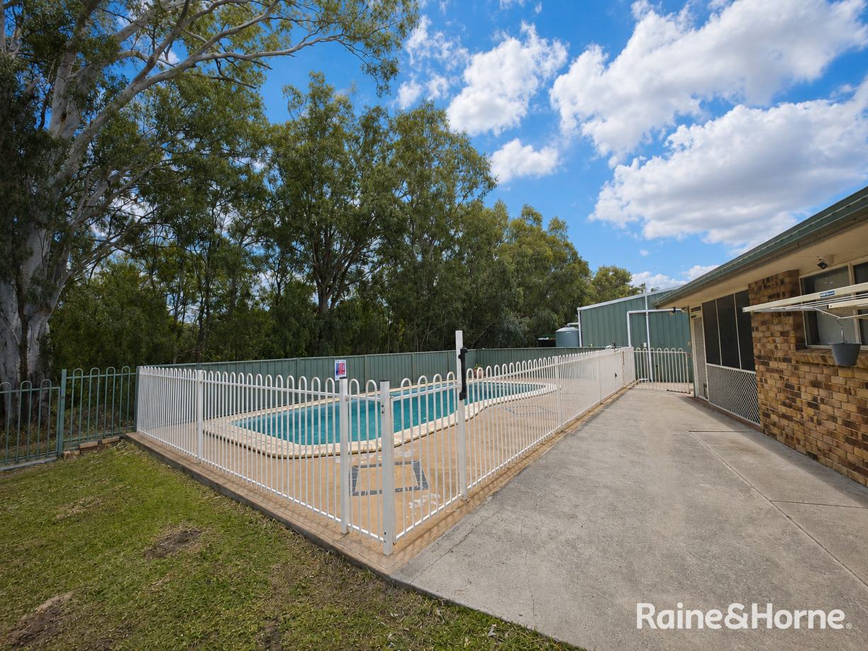 24 Tulloch Crescent — photo 16 of 22