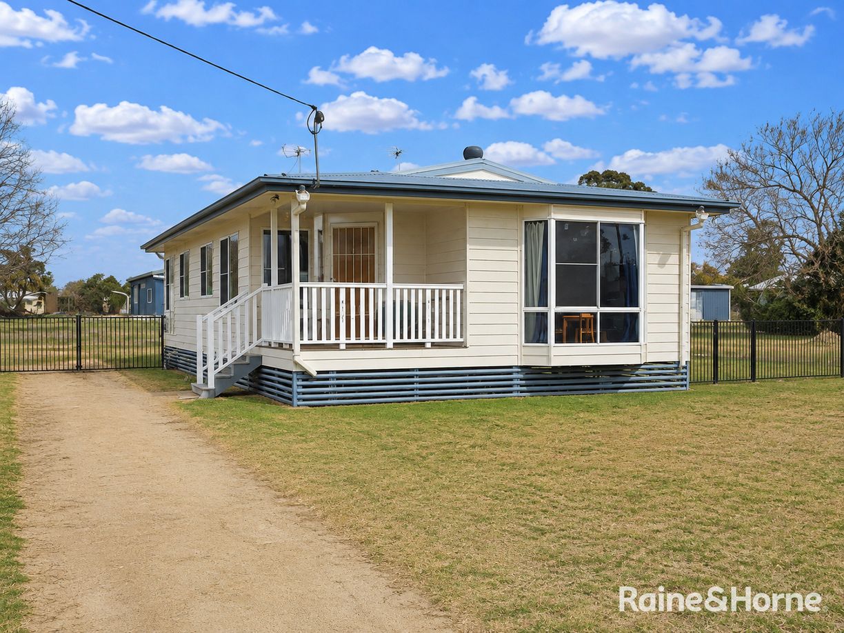 3A Warner Street — photo from Raine & Horne Goondiwindi
