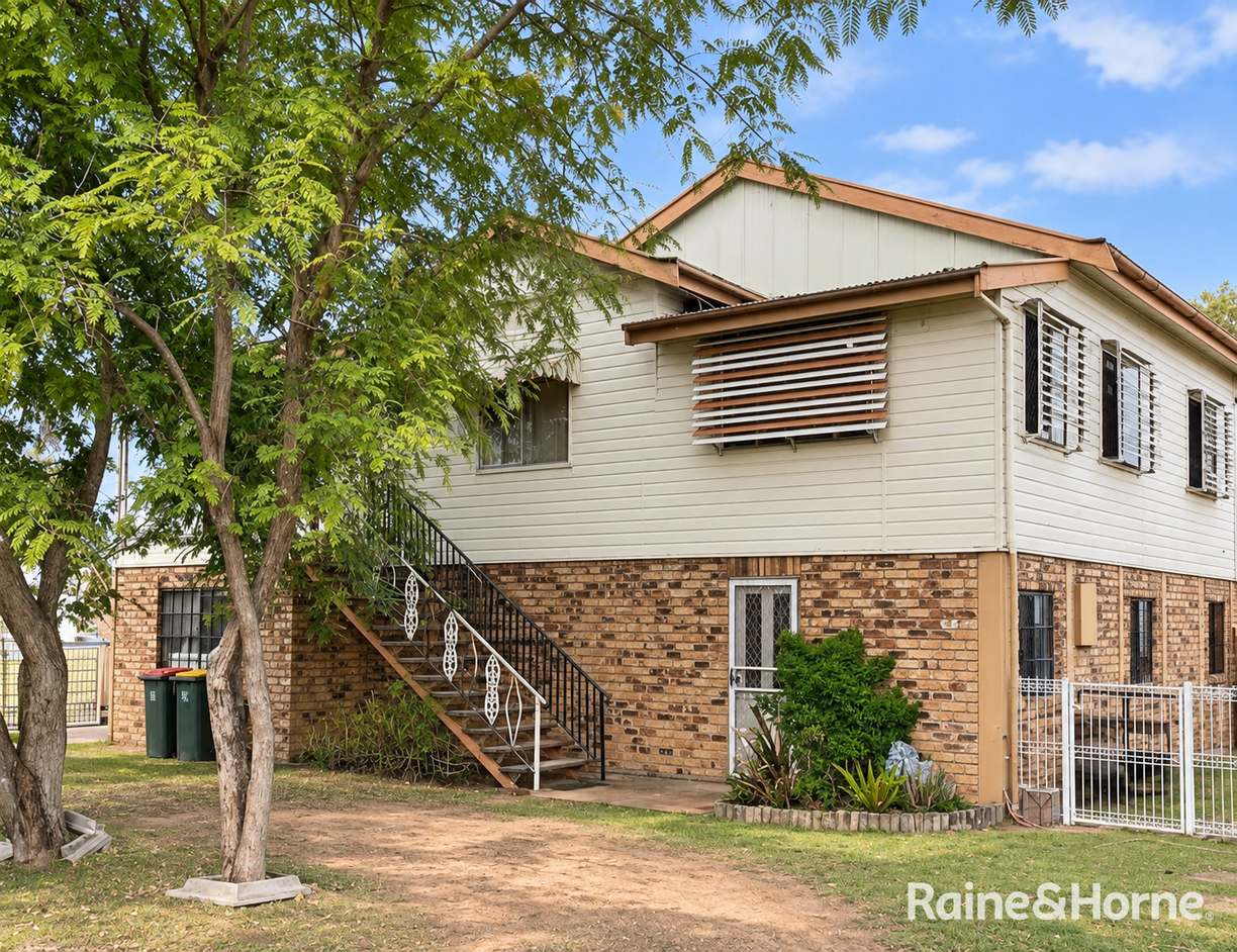 77 Great Road Street — photo from Raine & Horne Goondiwindi