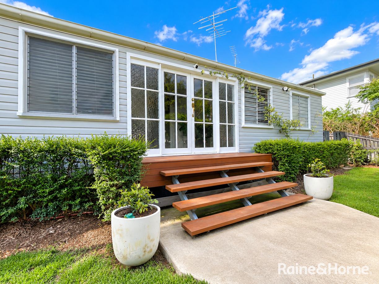 1 Brisbane Street — photo 2 of 30