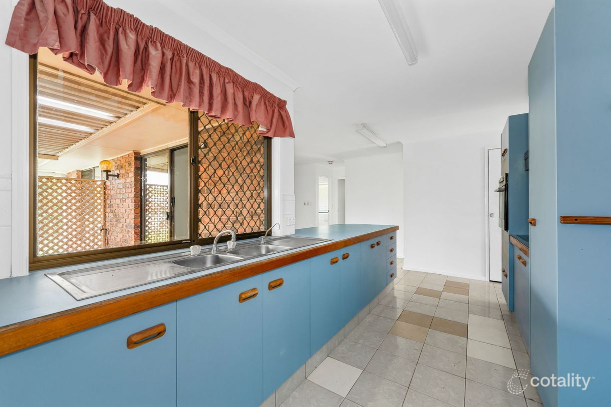 39 Gilford Crescent — photo 5 of 14