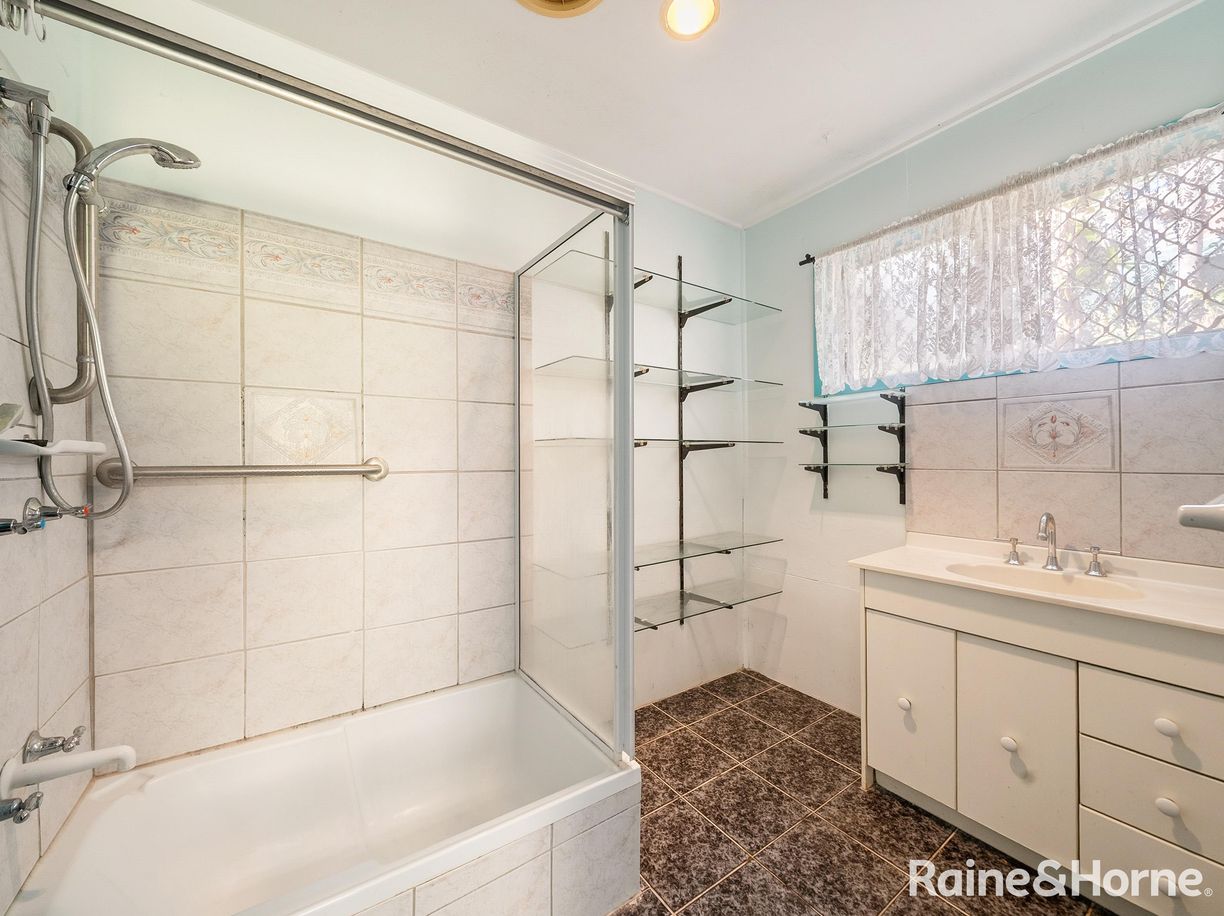 35 Menangle Avenue — photo 9 of 24